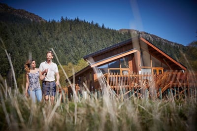 Couple walking outside the Golden Oak Hideaway