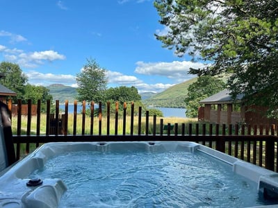 hot tub cabin with a view