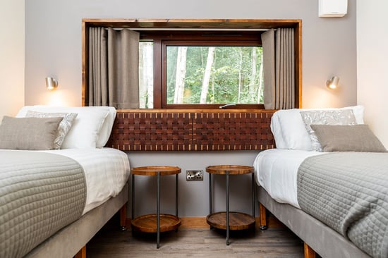 White Willow Premium twin bedroom