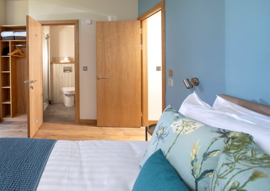 Silver Birch master bedroom and en-suite