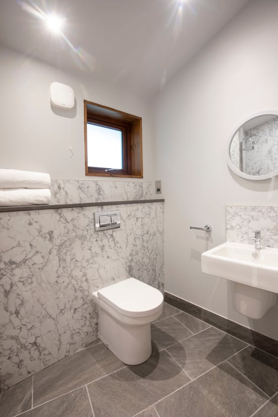 White Willow Premium bathroom