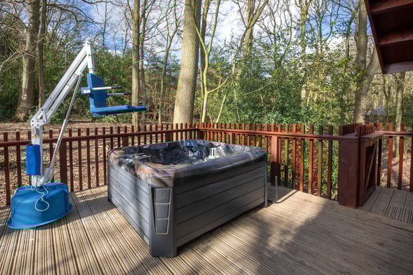 Hot tub with hoist at Delamere Forest