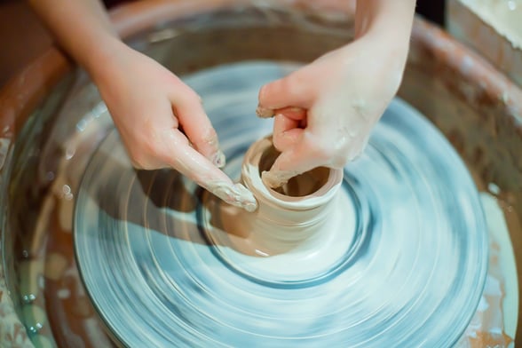 Pottery class at The Hot Pot Pottery in Gloucestershire