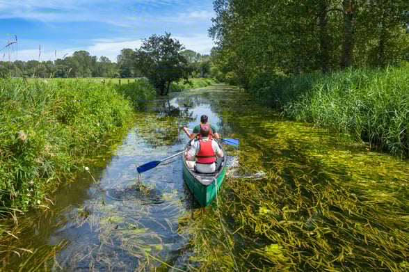 Canoeing on the River Thet