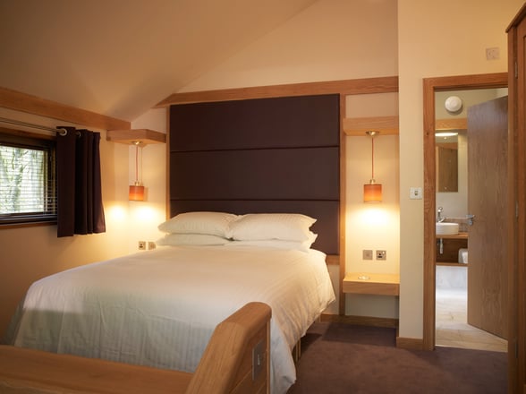 Golden Oak Hideaway master bedroom at Beddgelert