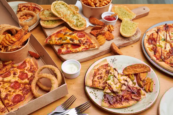 Pizza pack flatlay
